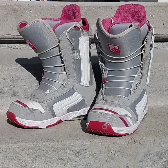 burton emerald snowboard boots